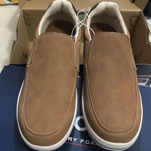 Izod Men’s Memory Foam Barlow Sneakers size 9.5, 10, 11 NWT - Picture 1 of 6